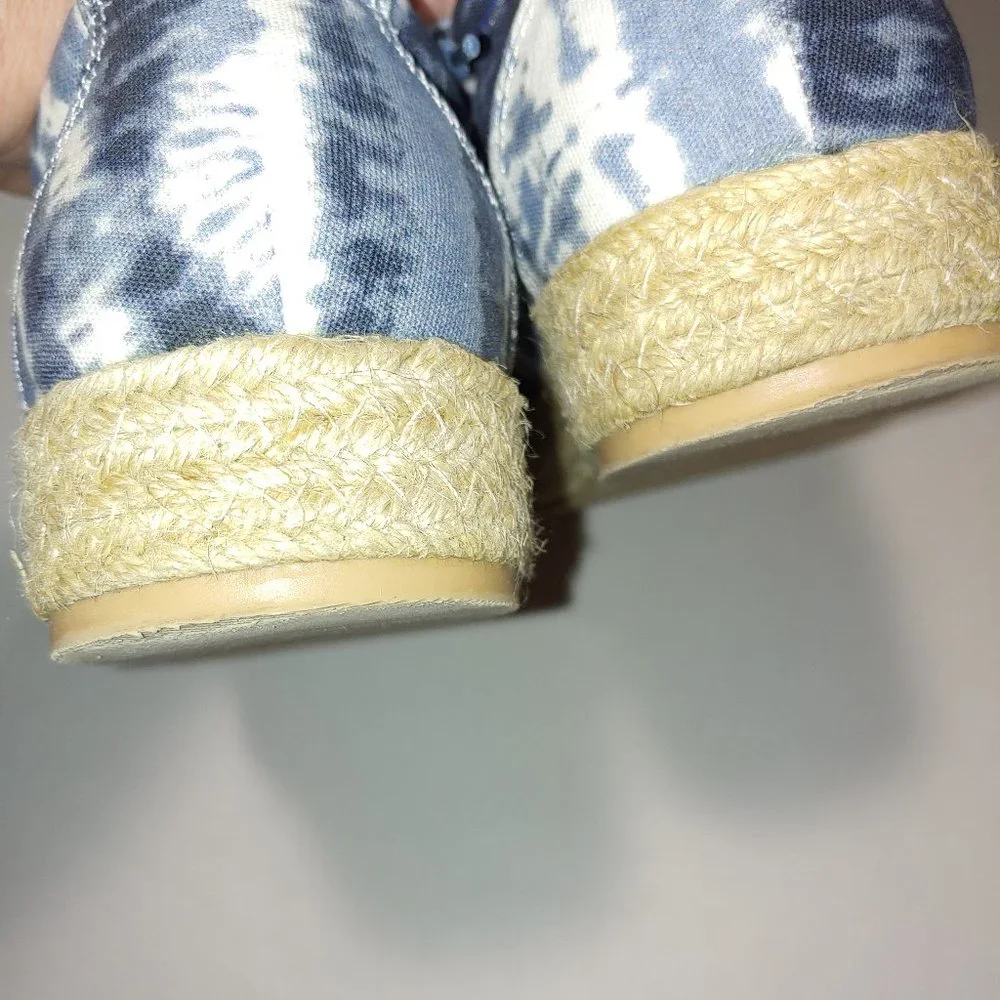 Boutique by Corkys Tie Dye Platform Lace Up Espadrilles  Size 10 Blue